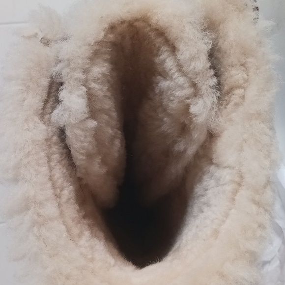 UGG Brown Laced Knee Shearling Lined Boots. - Picture 10 of 10